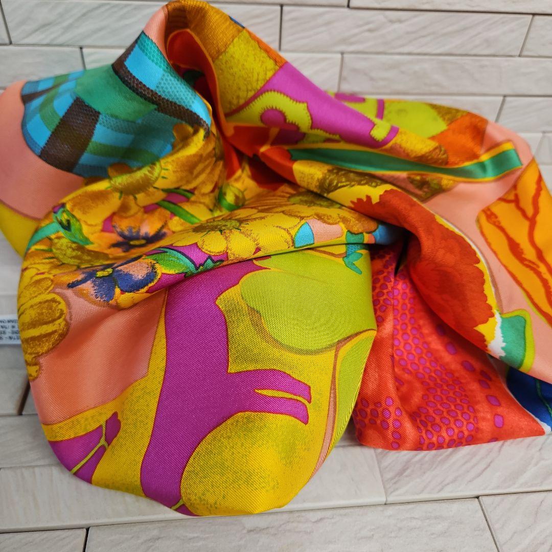 ◾CHRISTIAN LACROIX シルク　スカーフ　イタリー製　未使用