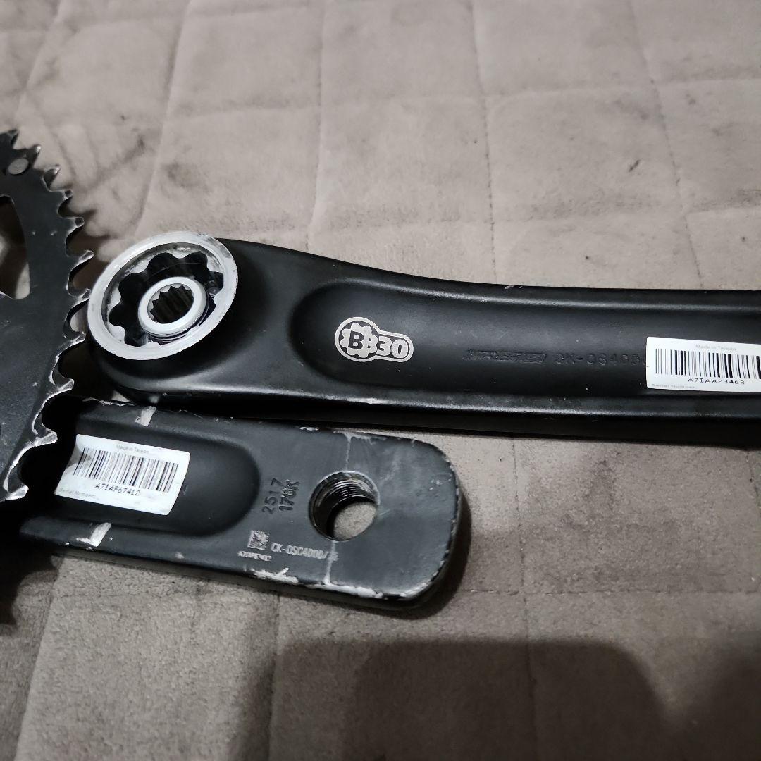 FSA ブラック クランクセット　FSA オメガ　BB30