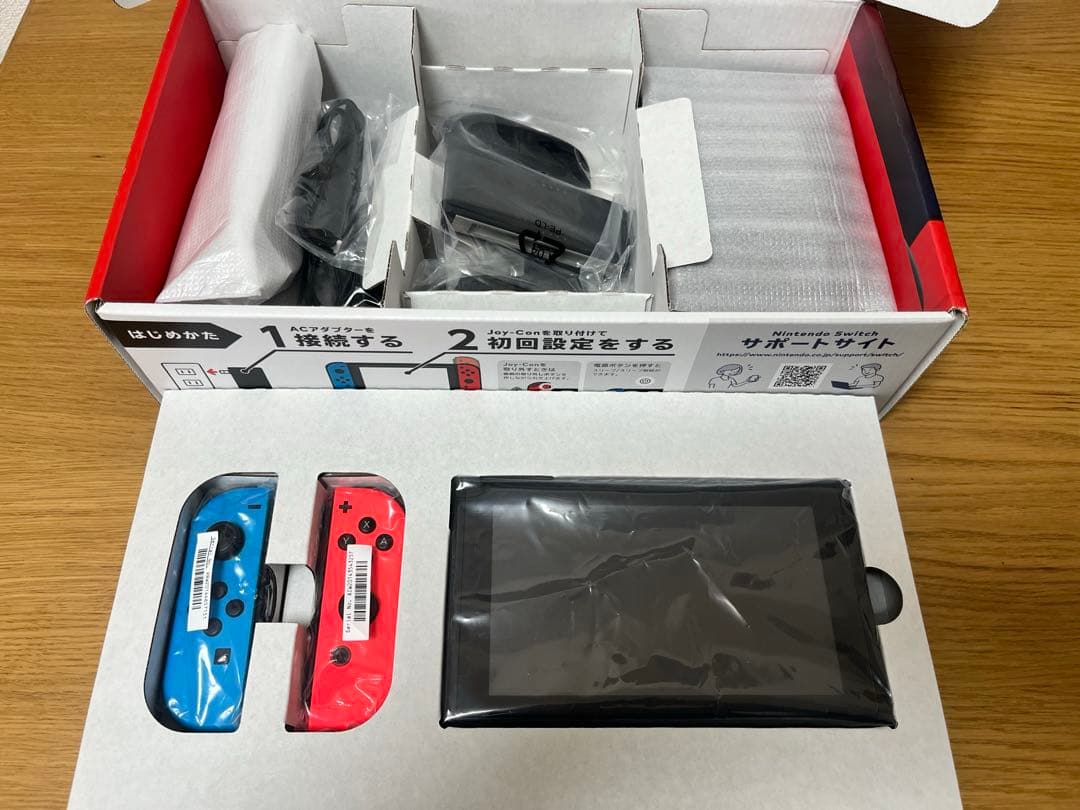 【美品】Nintendo Switch ネオンブルー/ネオンレッド 本体