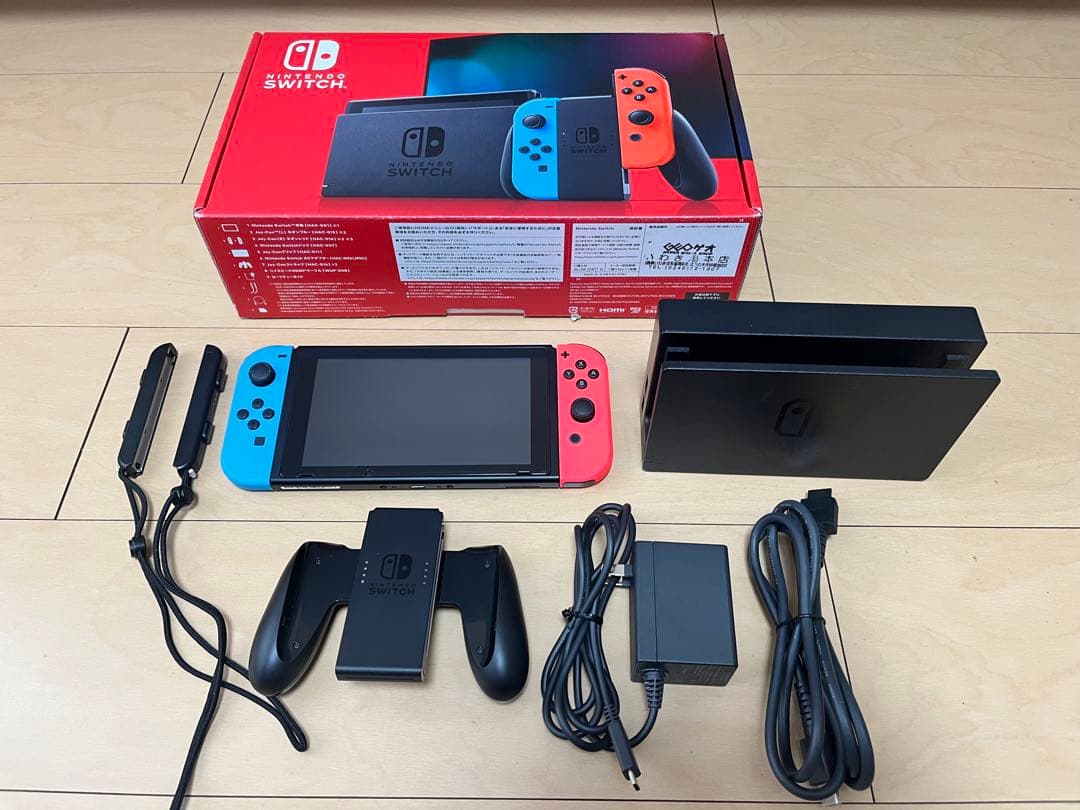【美品】Nintendo Switch ネオンブルー/ネオンレッド 本体