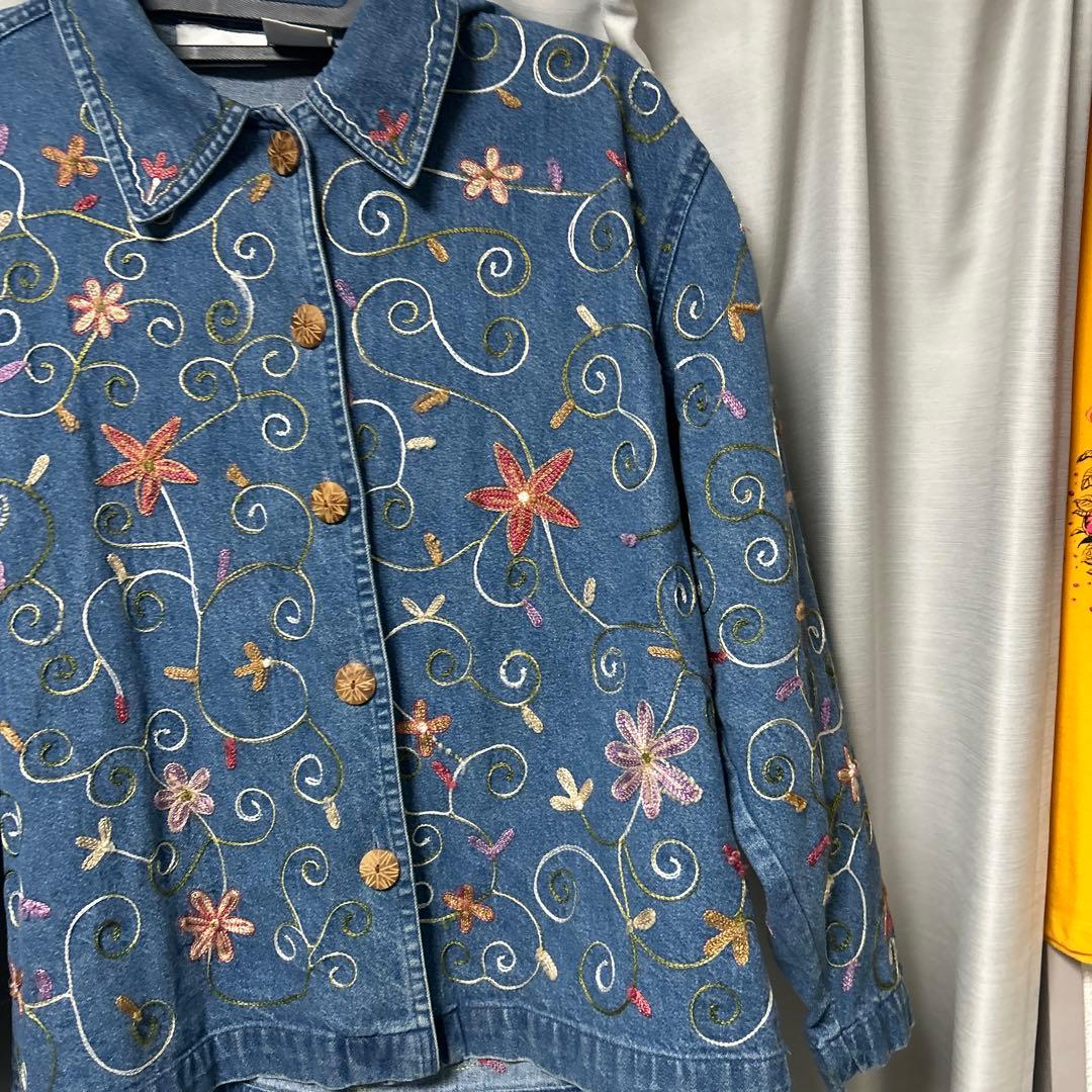 花柄刺繍デニムジャケット