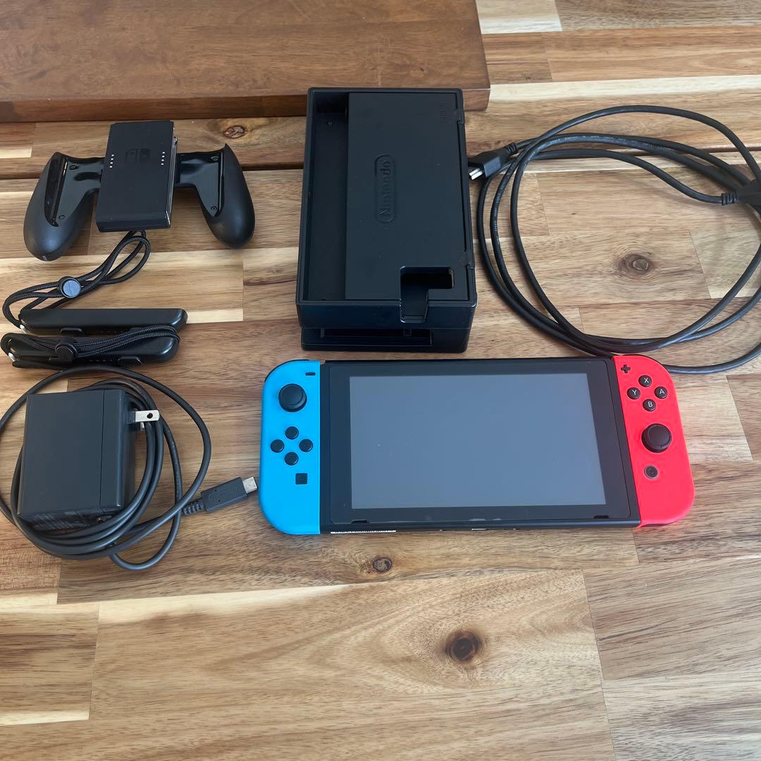 ニンテンドースイッチ　本体一式　Nintendo Switch 本体 青/赤