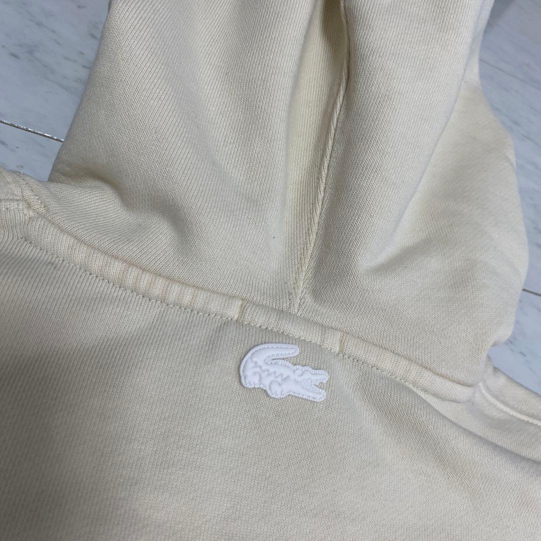 中町綾着用 LACOSTE L!VE カレッジワッペンフードスウェット S