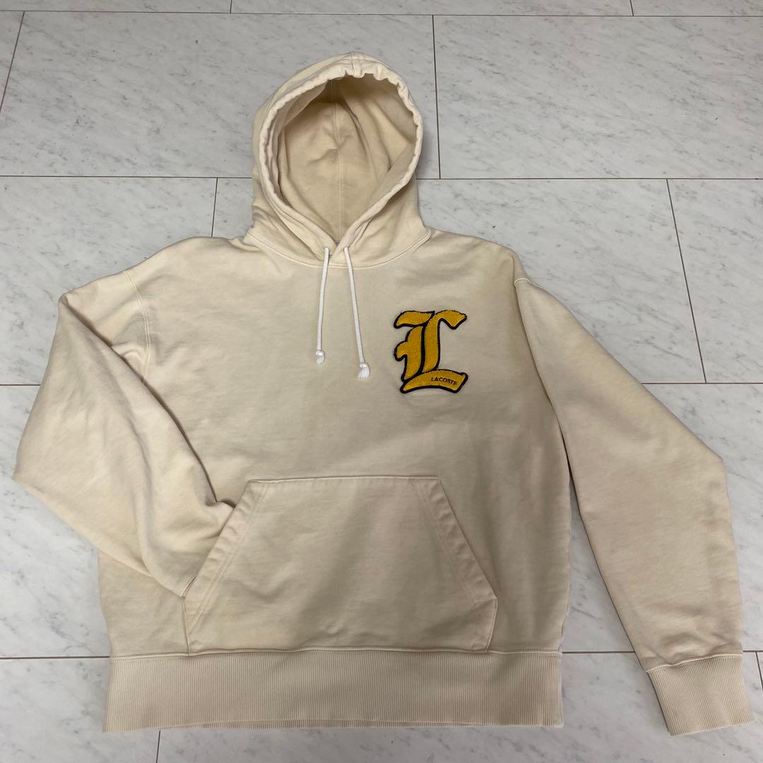 中町綾着用 LACOSTE L!VE カレッジワッペンフードスウェット S