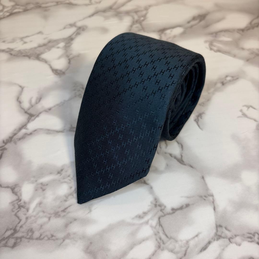 【極美品✨】HERMES ネクタイ　ファソネ　ブラック　黒色　H柄　細身　定番