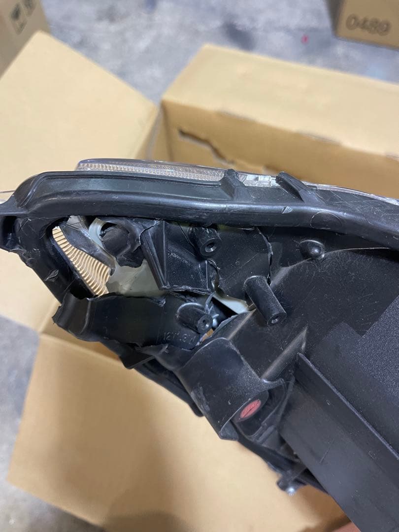 送料込み☆NHP10 アクア　中期　右ヘッドランプ