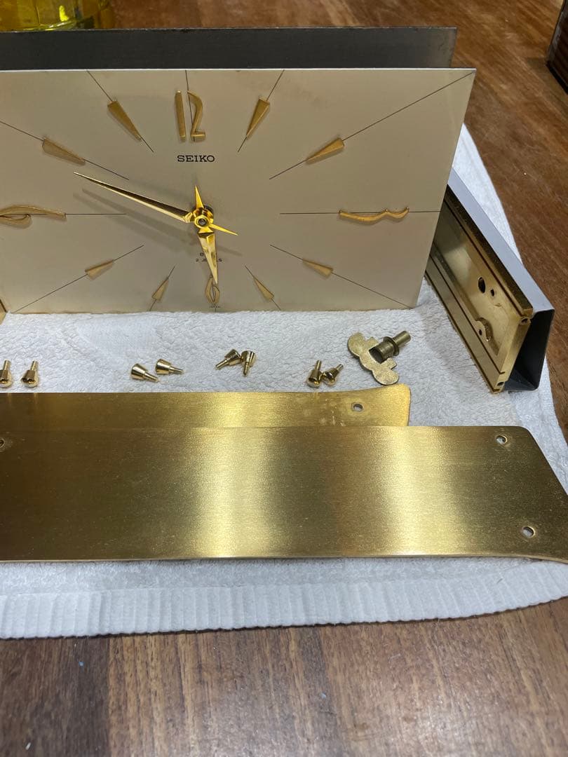 SEIKO 8日巻　未使用置時計　分厚い真鍮・ガラス・2色革 1週間正確稼働　箱