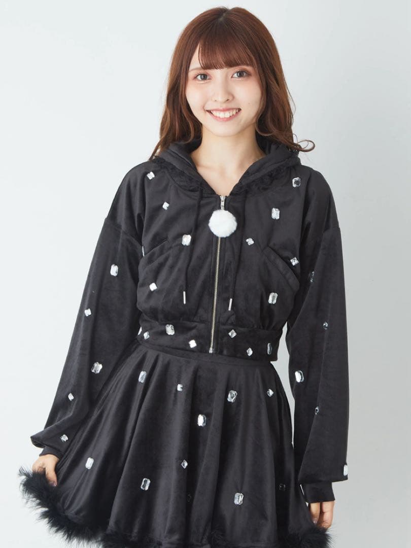 2.アンクルージュ パーカー
