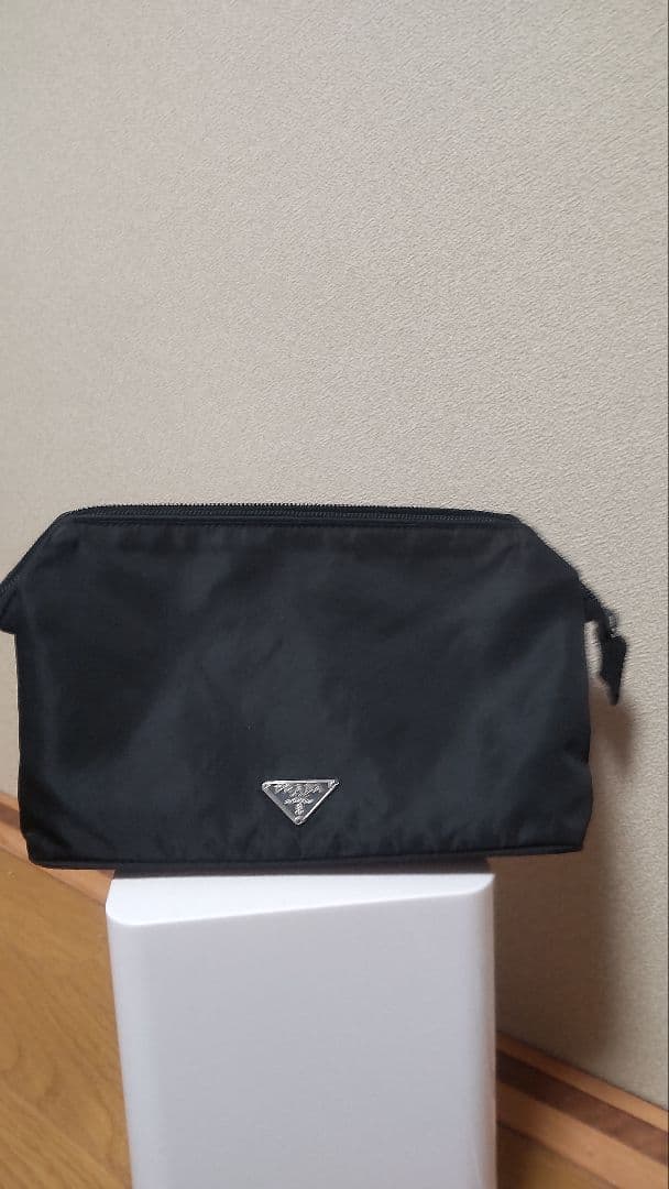 BURBERRY チェック柄 カードケースとプラダのポーチ