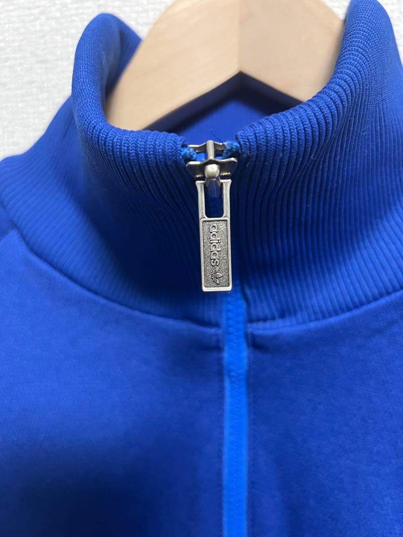 adidas オリジナル　トラックジャケット