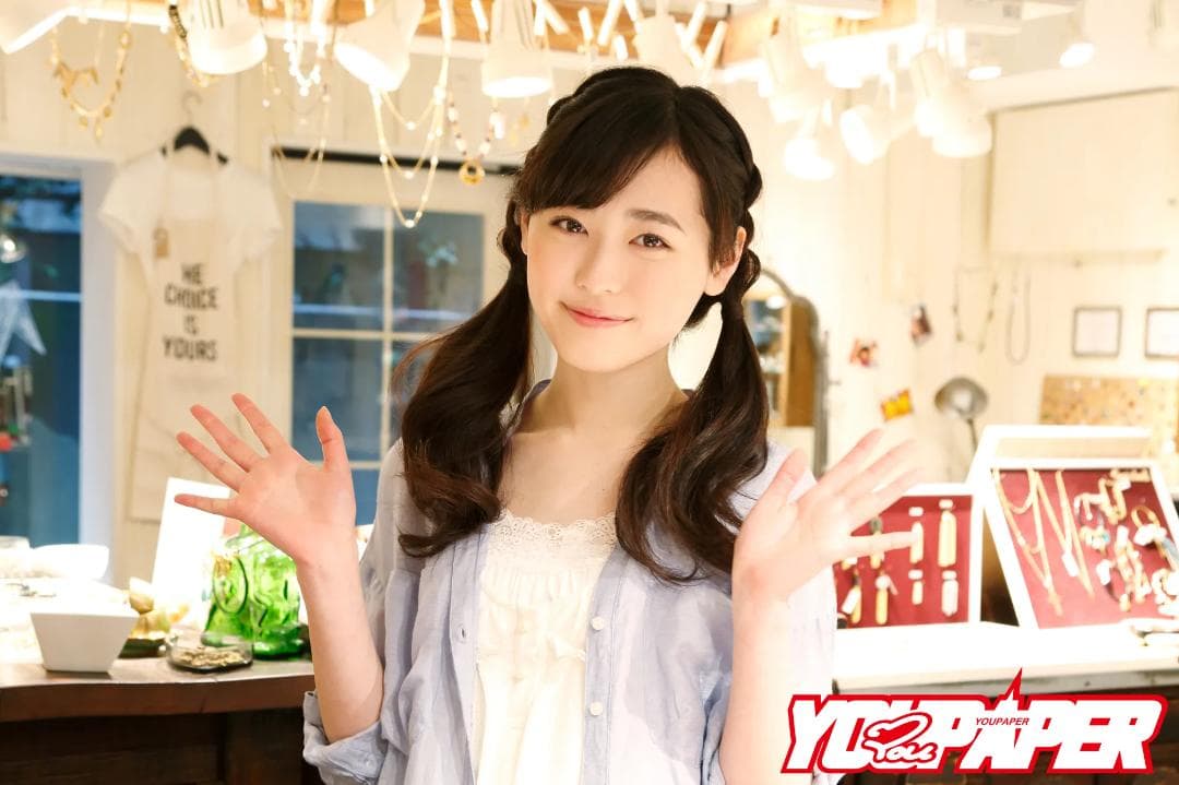 【新版】YOUPAPER 福原遥 掲載2ページ（ストレート）#8441