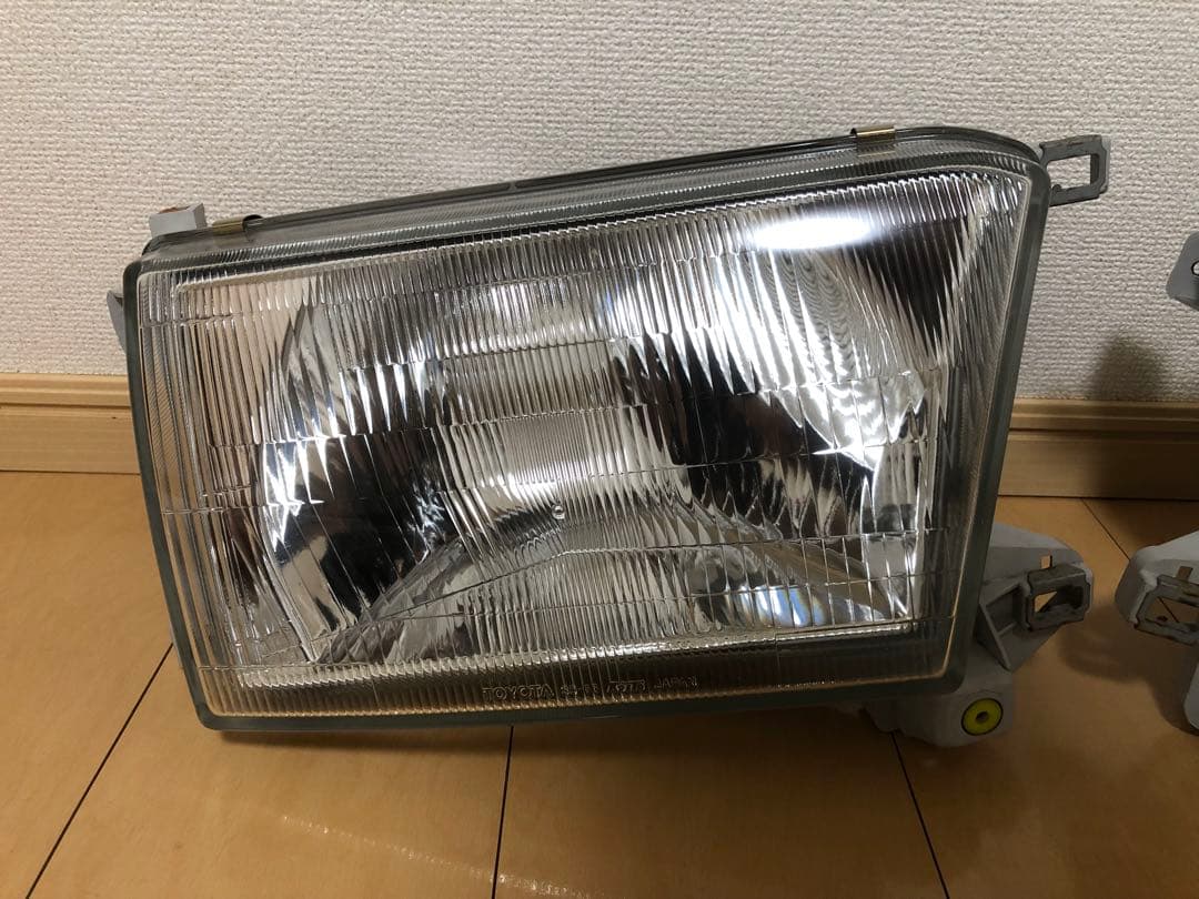 o*i様 ハイラックスサーフ 180 185 前期 純正ヘッドライト 左右セット