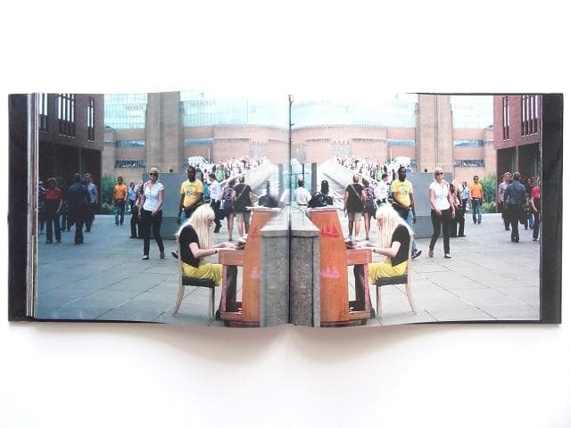 洋書◆AFP通信写真集 本 政治 戦争 ファッション スポーツ