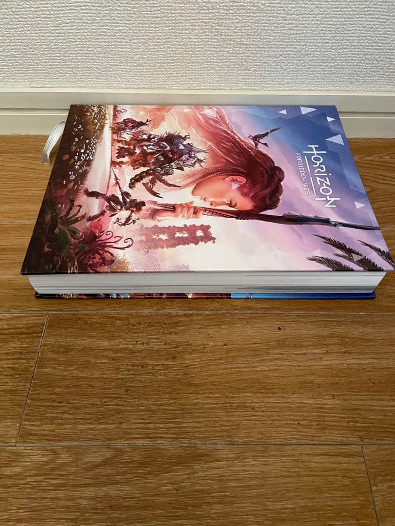 Horizon Forbidden West公式ガイドブック ハードカバー
