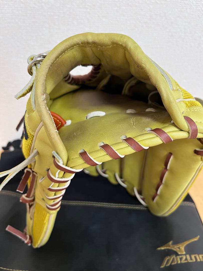 ミズノプロ　硬式外野手用　プラチナラベル