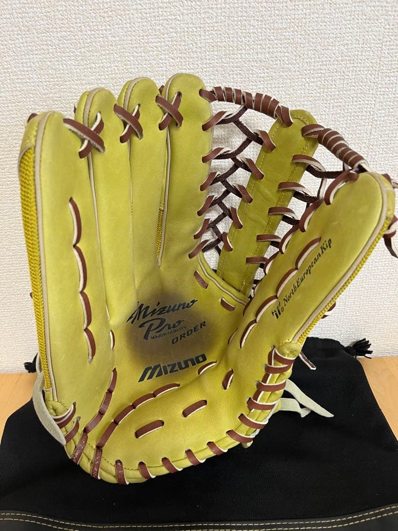 ミズノプロ　硬式外野手用　プラチナラベル