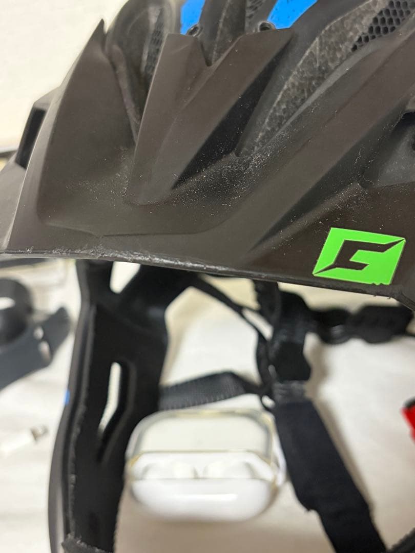 G-FORMボディプロテクタ・ヘルメット・グローブ