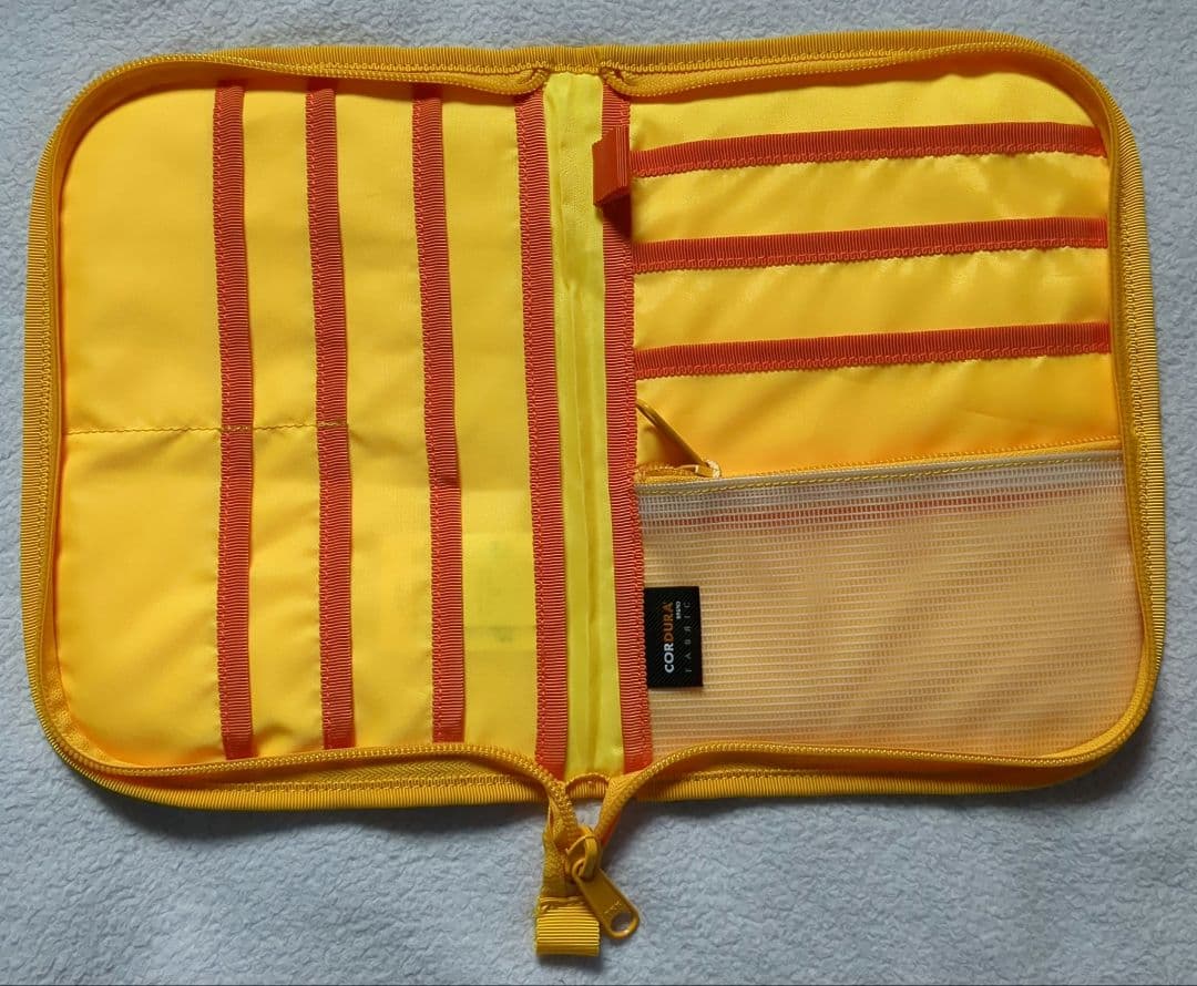 A BATHING APE マルチケース