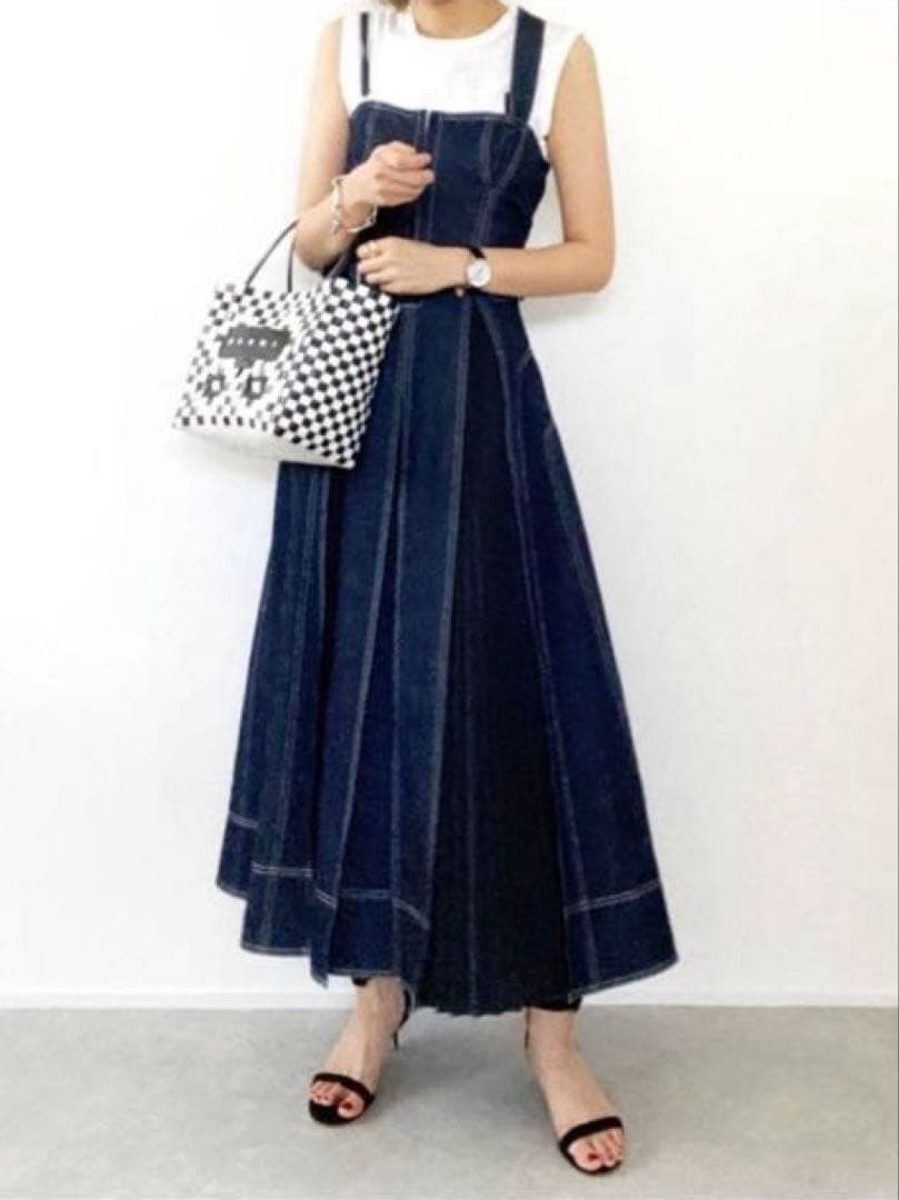 CASA FLINEのフロントホックデニムロングワンピース