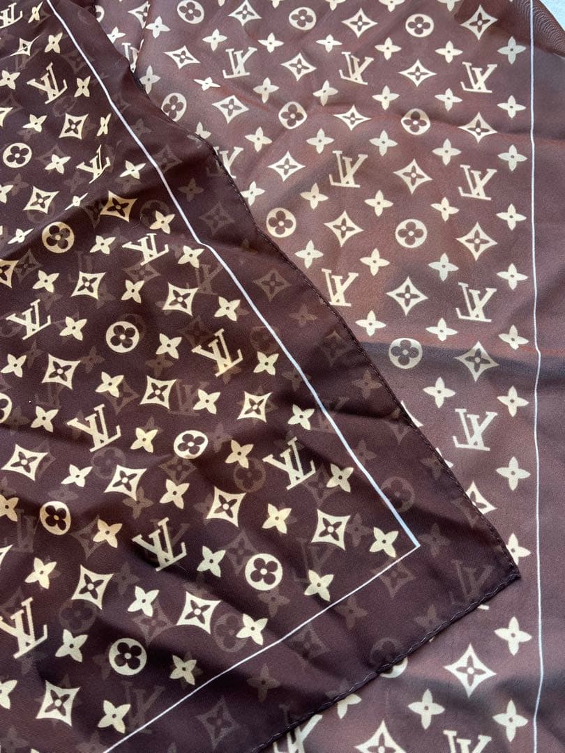 【新品未使用】Louis Vuitton モノグラム　バンダナ　シルク100%