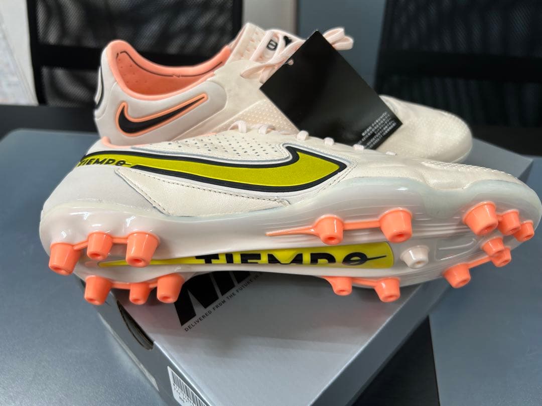 Nike Tiempo AG シューズ ホワイト/ピンク
