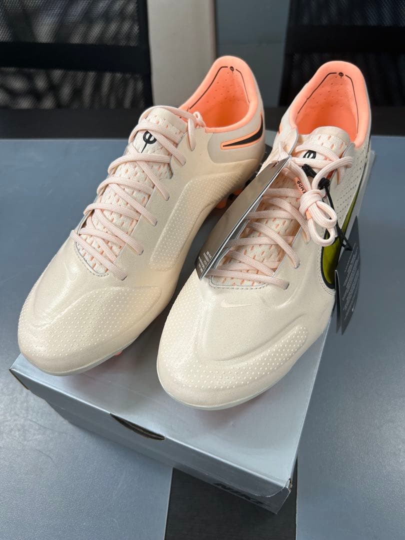 Nike Tiempo AG シューズ ホワイト/ピンク