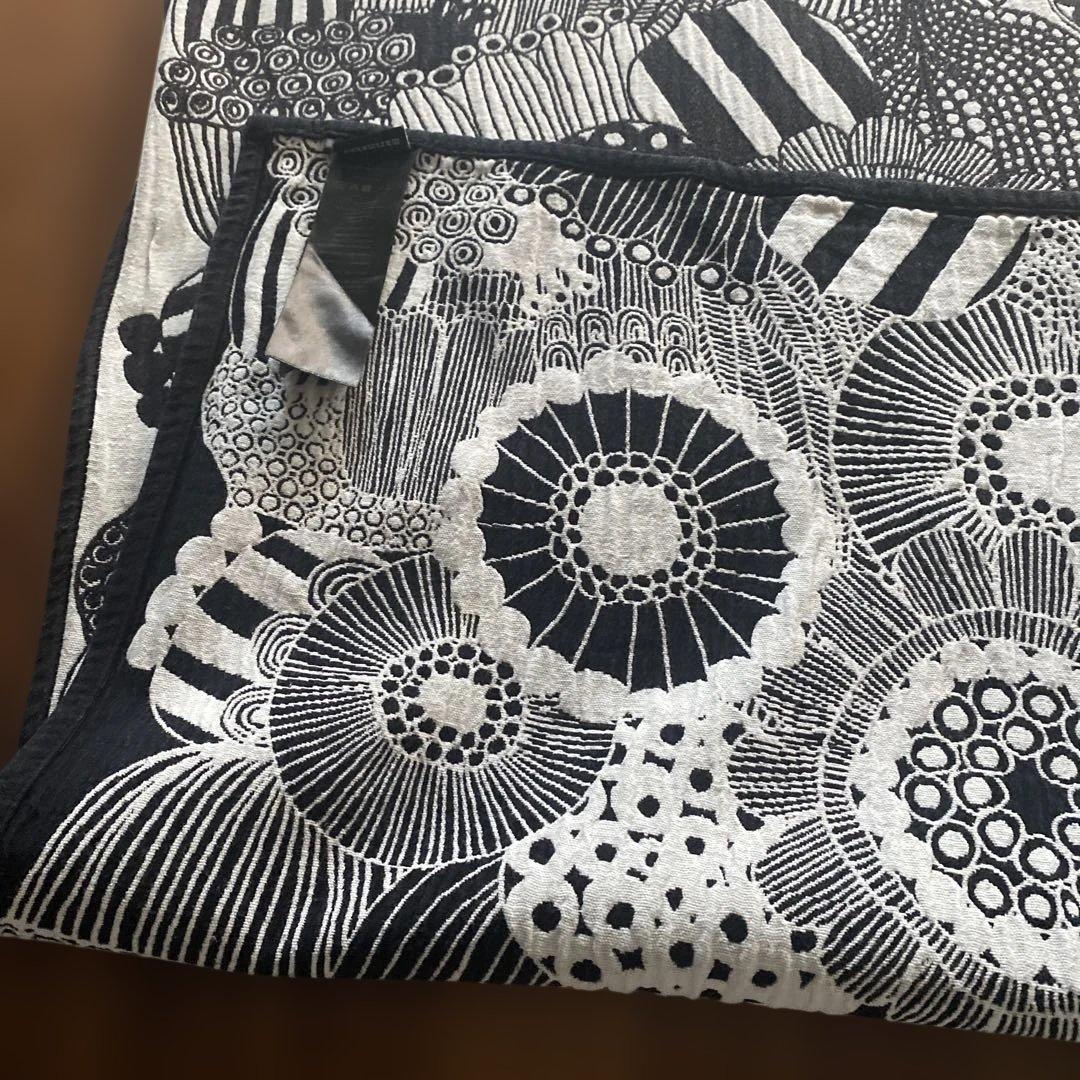 marimekko 花柄 テーブルセンター