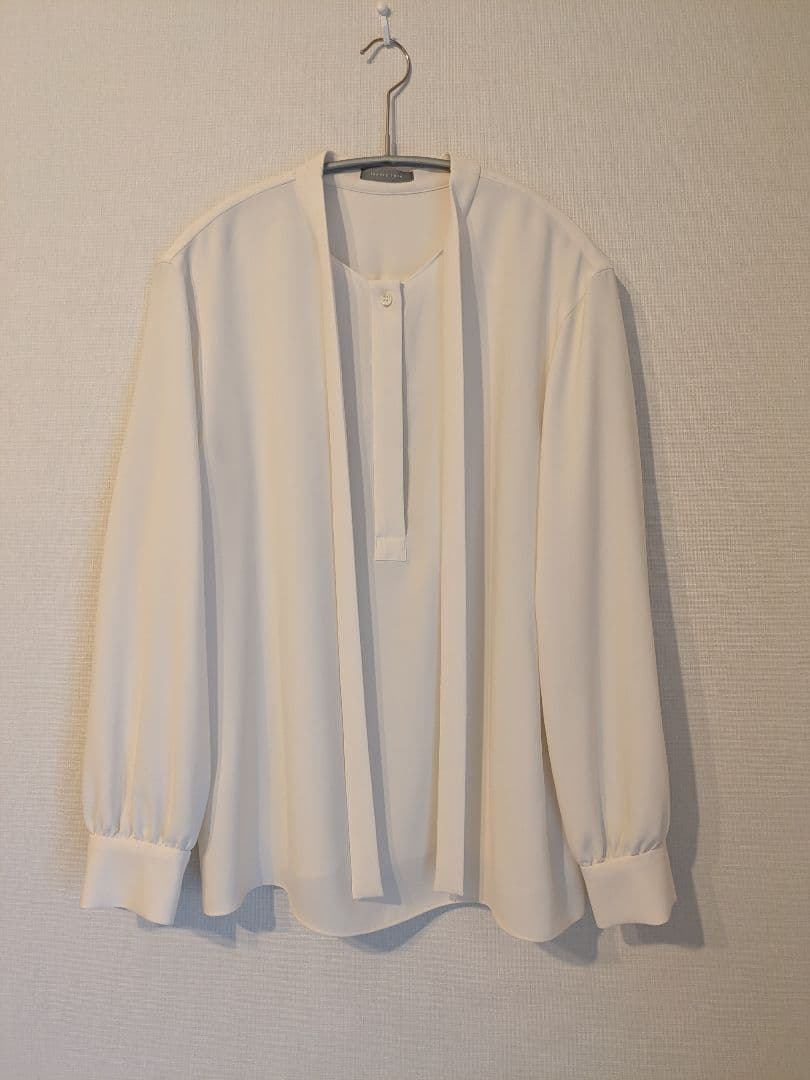 美品 セオリーリュクス 定価3万 Marvine ボウタイブラウス アイボリー