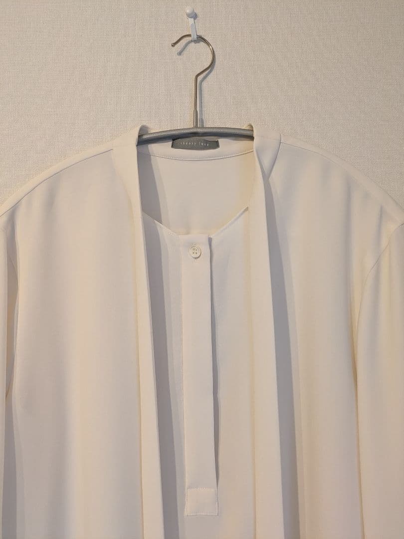 美品 セオリーリュクス 定価3万 Marvine ボウタイブラウス アイボリー