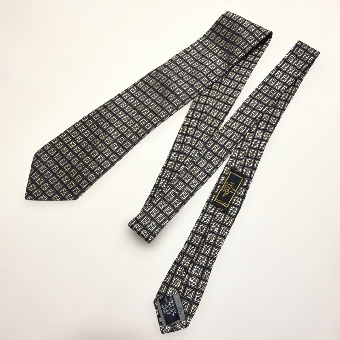 【美品】FENDI（フェンディ）ネクタイ ズッカ柄 総柄