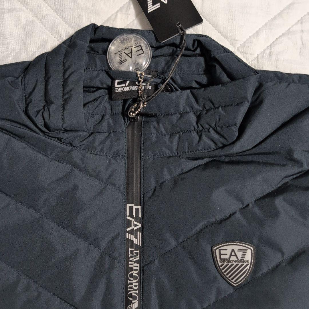 新品　EMPORIO ARMANI EA7 エンポリオアルマーニ　ダウンベスト