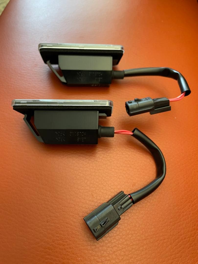日産純正 LEDナンバー灯B6283-ZZ107 T33 エクストレイル　セレナ