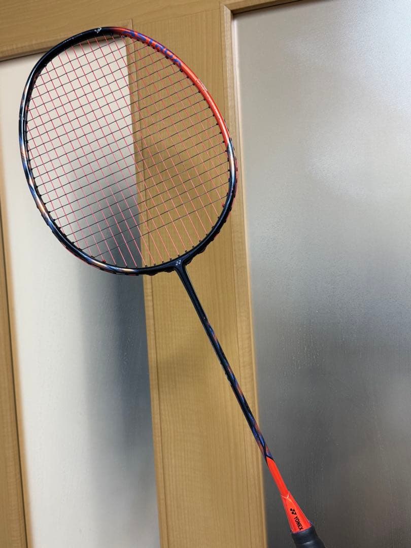 き*と様 YONEX ASTROX 77 PRO 4UG5 バドミントンラケット