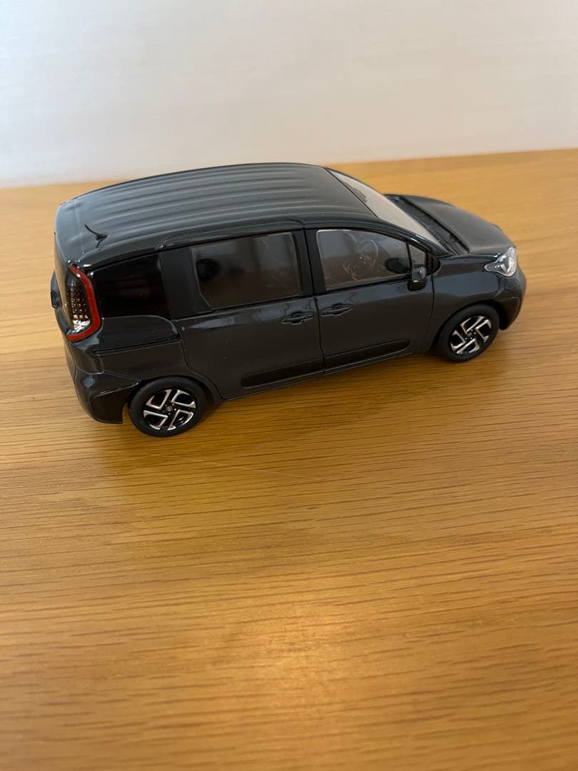 新型シエンタ　カラーサンプル シエンタ　ミニカー