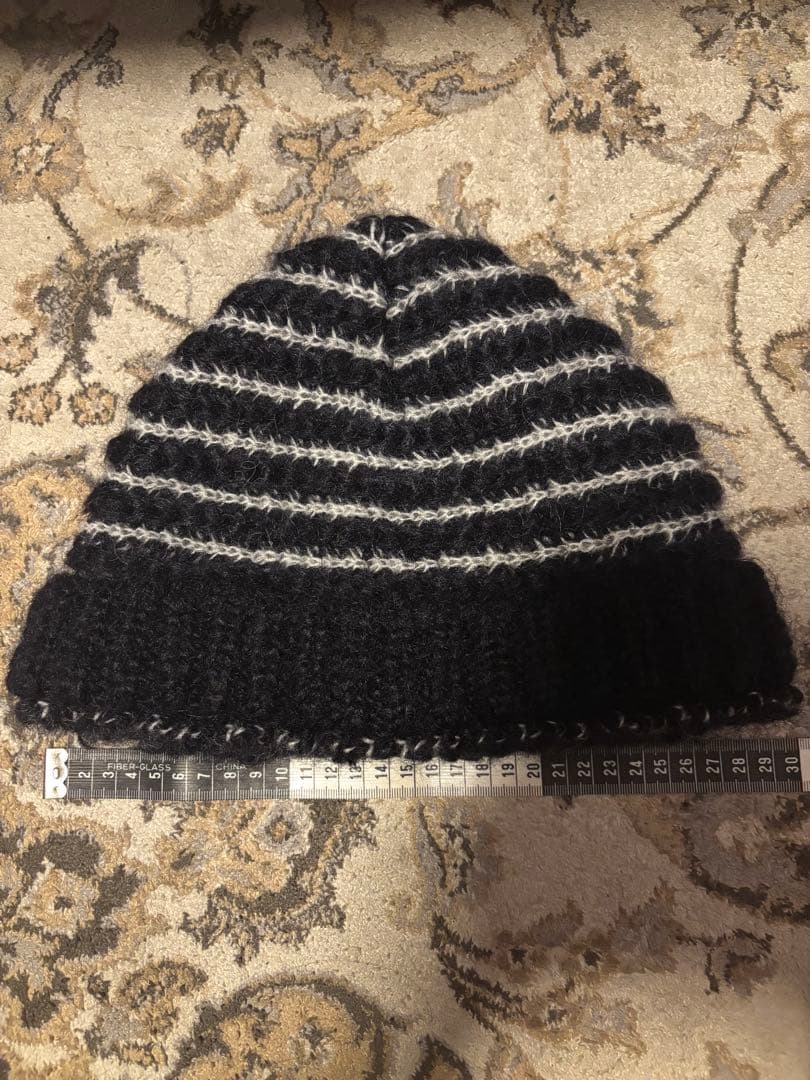 Acne Studios ニット帽 黒と白のストライプ