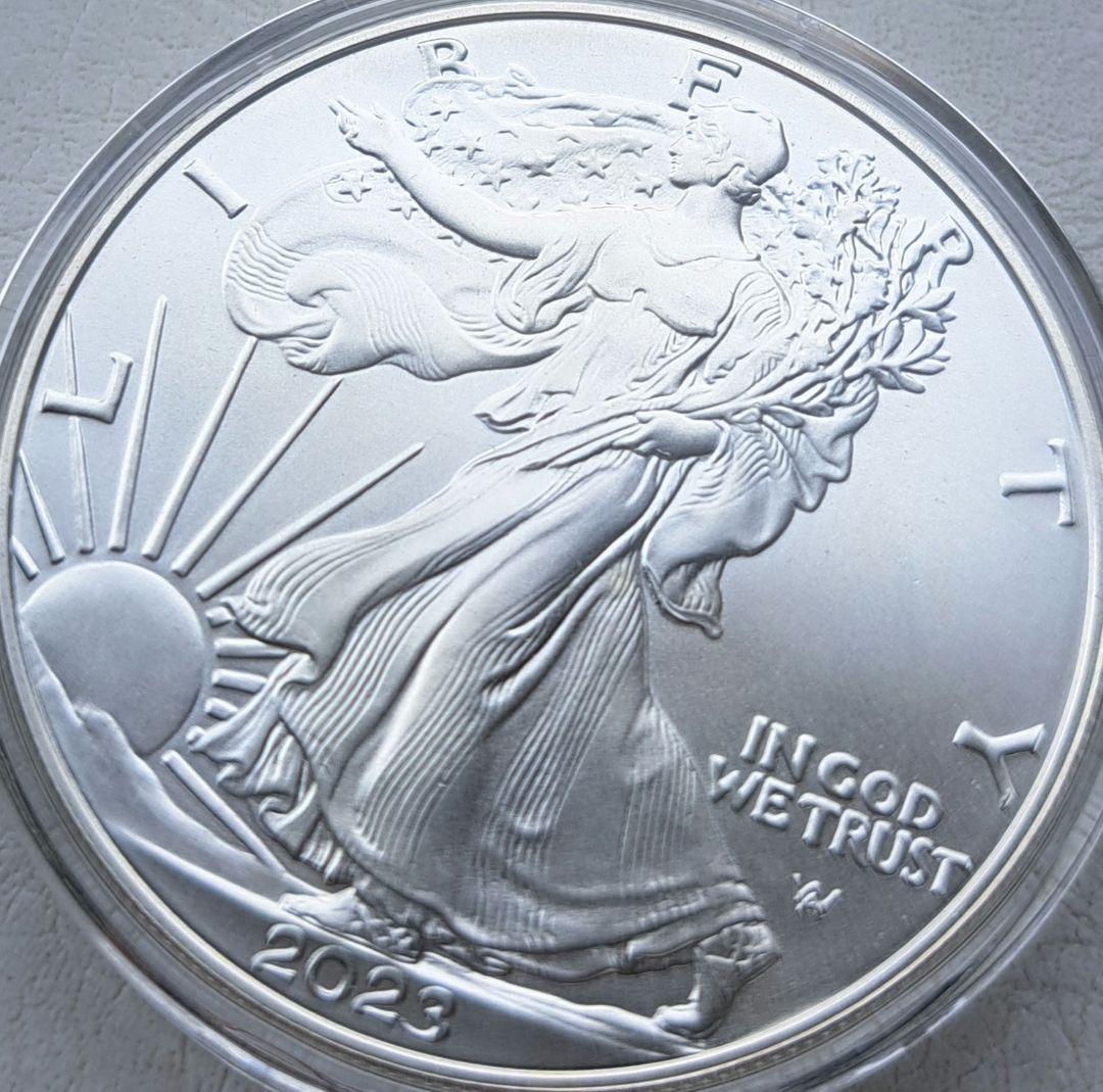 2023年「イーグル•ウォーキングリバティ」純銀1オンス銀貨