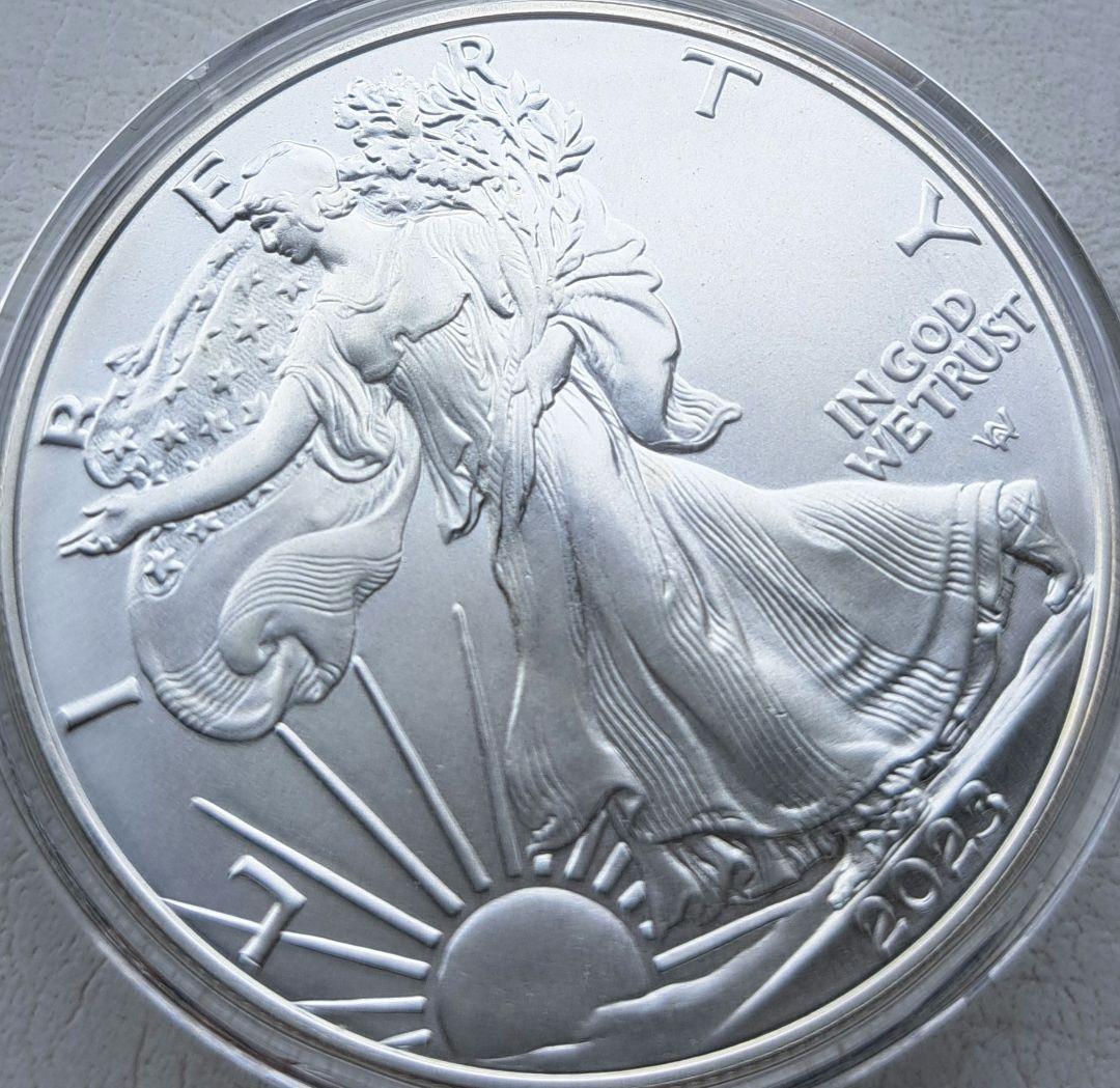 2023年「イーグル•ウォーキングリバティ」純銀1オンス銀貨