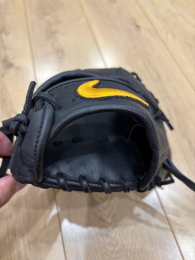 タ*ン様 NIKE一般内野手グローブ！廃盤品！良品！人気カラー！