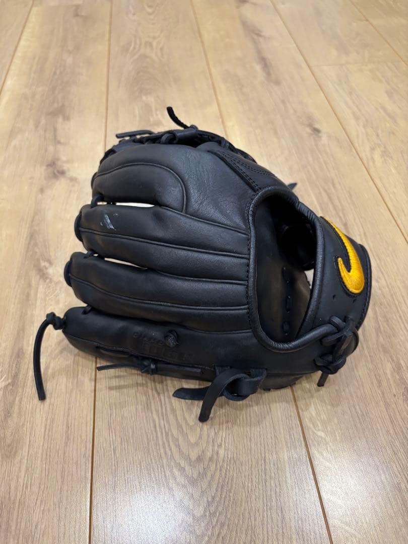 タ*ン様 NIKE一般内野手グローブ！廃盤品！良品！人気カラー！