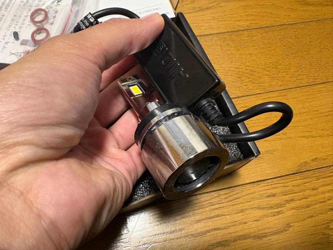 HID屋 Vシリーズ LED フォグランプ 2色切り替え ホワイト イエロー