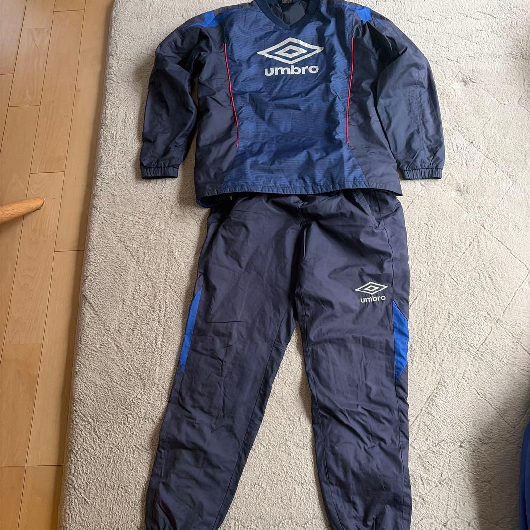umbro 中綿ピステ上下 ネイビー　防寒