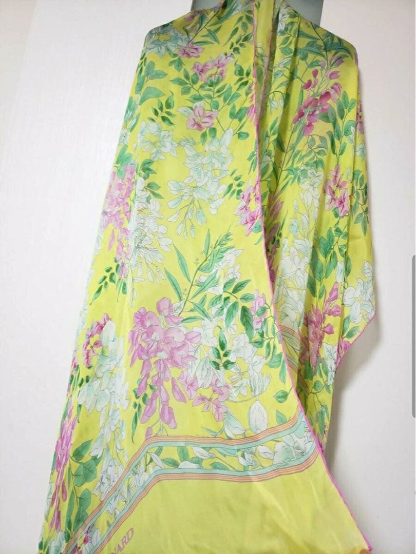 【三連休特価】 ☆極美品☆　レオナール　春色　シースルースカーフ　縦長