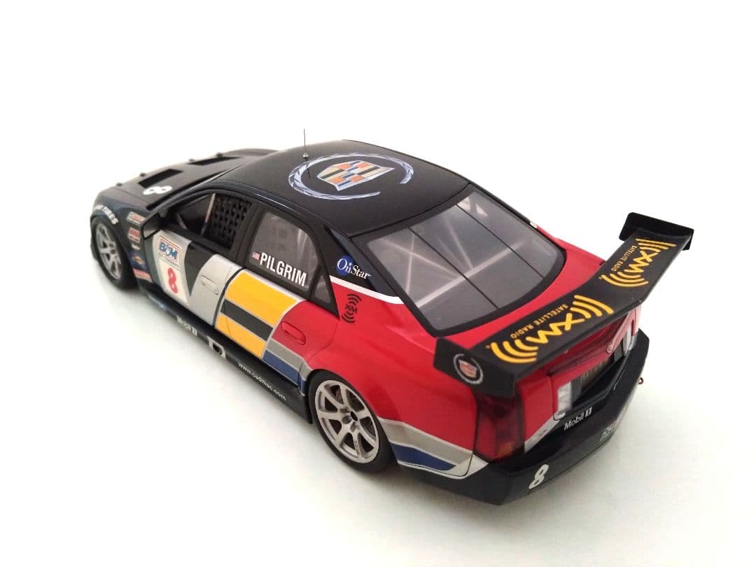 Cadillac レーシングカー 1/18