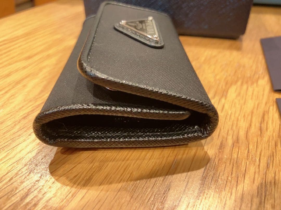 PRADA ブラック キーケース