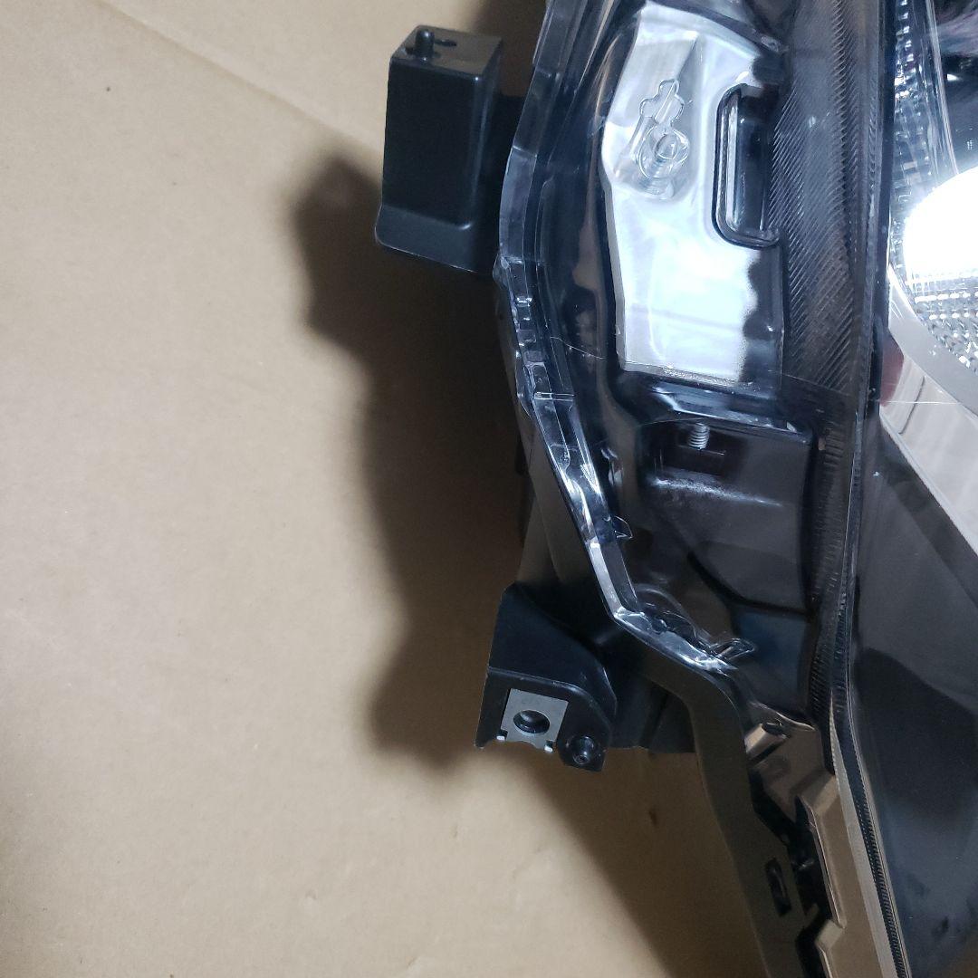 スバル　インプレッサ　GT7　ヘッドライト　左　中古品