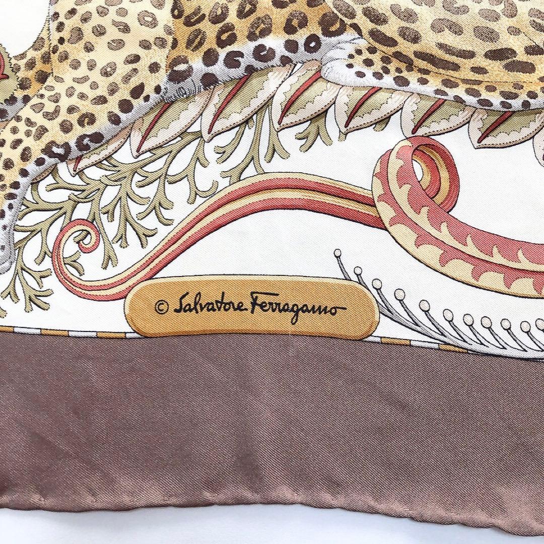 Ferragamo*フェラガモ　大判スカーフ　シルク100%　虎　猿　動物柄