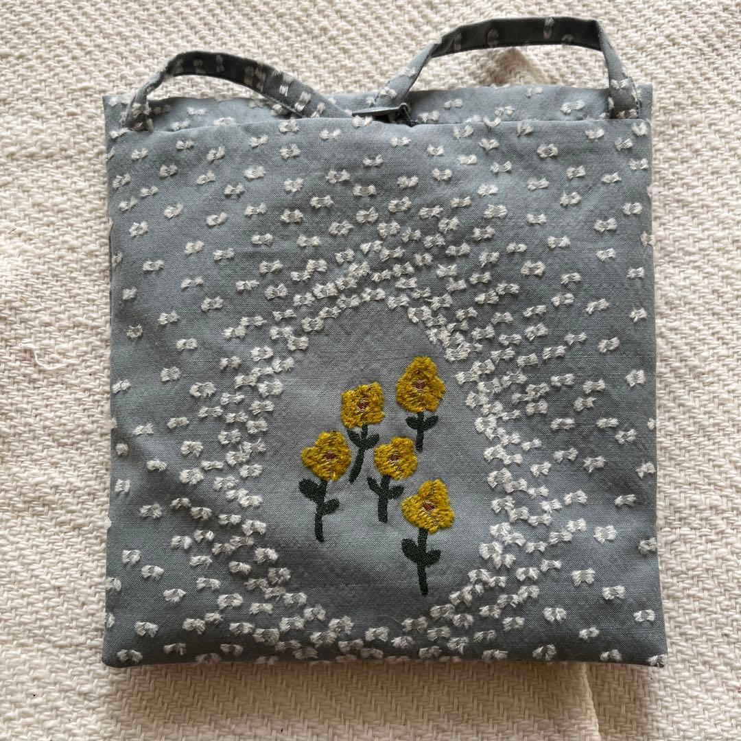minä perhonen 花柄刺繍 サコッシュ