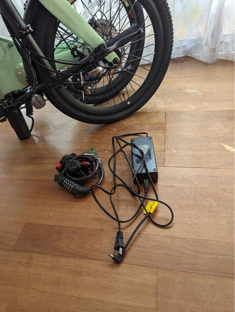 【週末限定値下げ】VELMO 折りたたみ電動アシスト自転車 20インチ　Q2