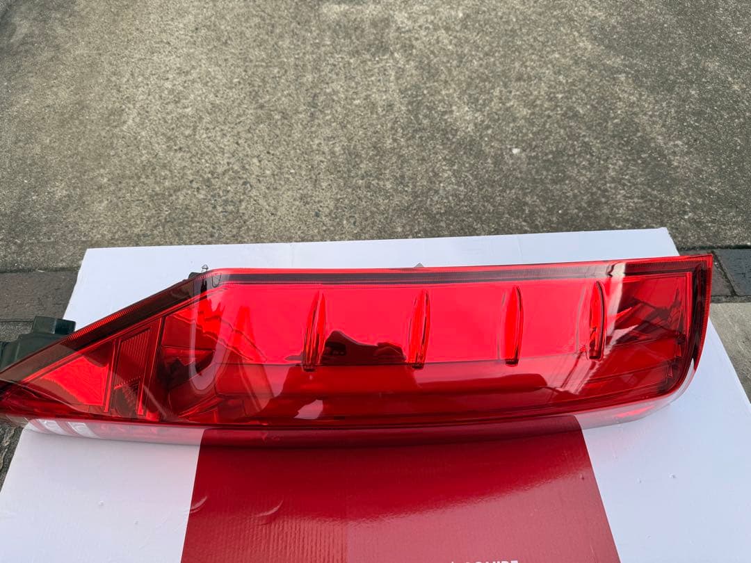 VALENTI テールランプ 80系ノア ヴォクシー エスクァイア【レッド】