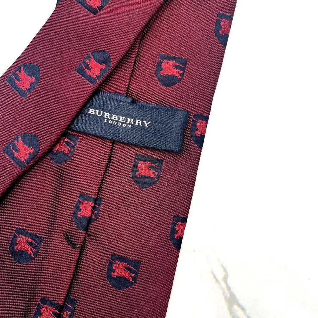 ◆美品◆BURBERRY ネクタイ 赤色 ロゴ パターン柄 カジュアル 高級感